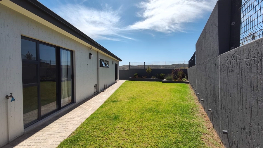 4 Bedroom Property for Sale in Outeniquasbosch Western Cape